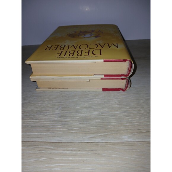 When Christmas Comes & There's Something About Christmas Books Debbie Macomber - Picture 6 of 12